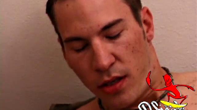 Кент засаживает Мэттью по-мужски, страсть и игрушки в деле.