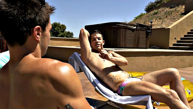 Волосатый спасатель бросает работу ради толстого члена