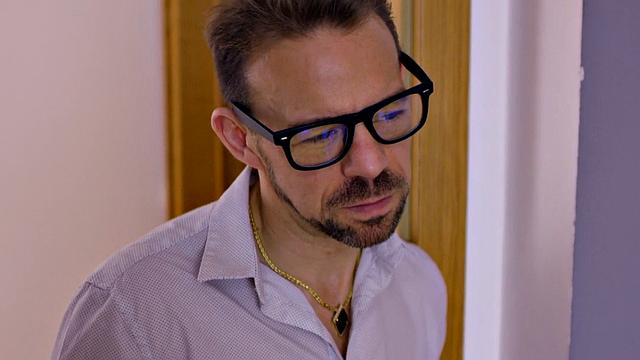 Petite girlfriend cockriding in bunkbed duo before facial