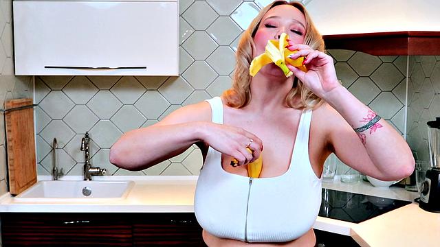 Katie Rose: Busty Chef