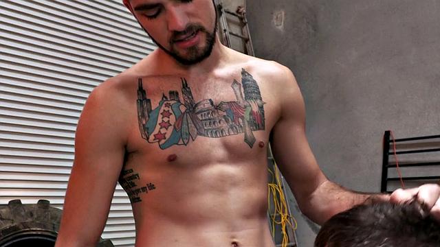 Hung tattoo jock raw barebacks bottom until cumming