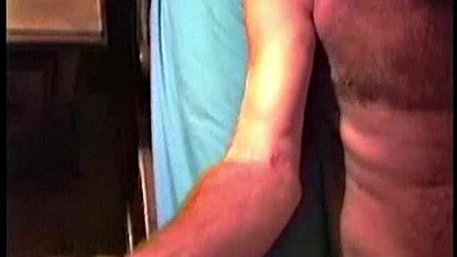 Ричард меняет каску на твёрдый член - видимо, получил повышение