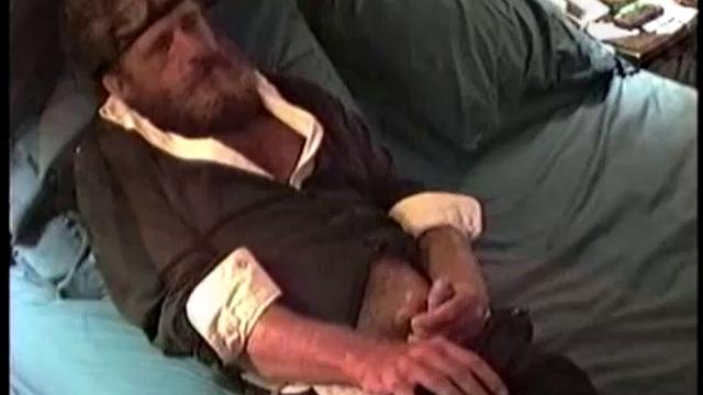 richard trades his hard hat for a hard cock - looks like someone just got promoted