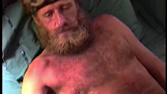 Ричард меняет каску на твёрдый член - видимо, получил повышение