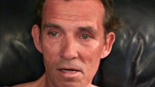 зрелая дамочка не теряет юмора после горячего ручного финала