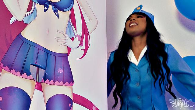 Gushing Over That Hentai Girl