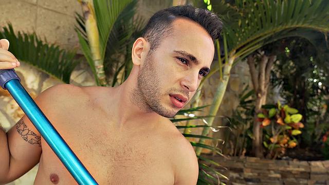 Шалина Девайн бросила тряпку и устроила себе жаркую перерыв на секс