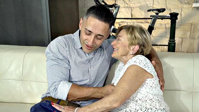 Boss nympho plumber spoils worker for extra cash