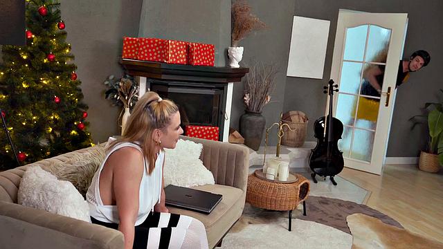 Inked MILF fucked by trainer