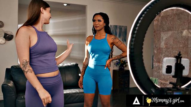 Кали Свитс и Скай Вондерленд устраивают жесткую лесбийскую тренировку и трахаются на коврике для йоги.