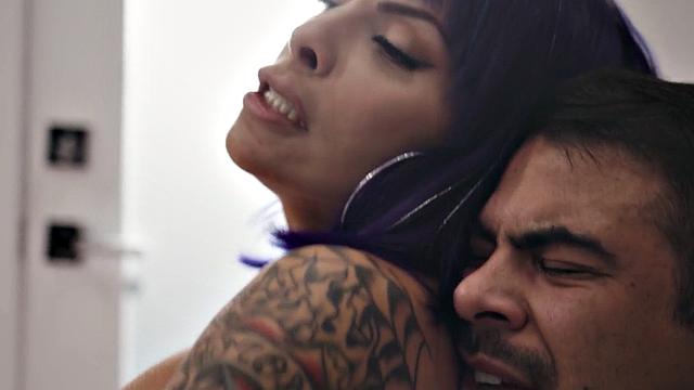 Curvy ts riding and sucking boyfriend before facial cumshot