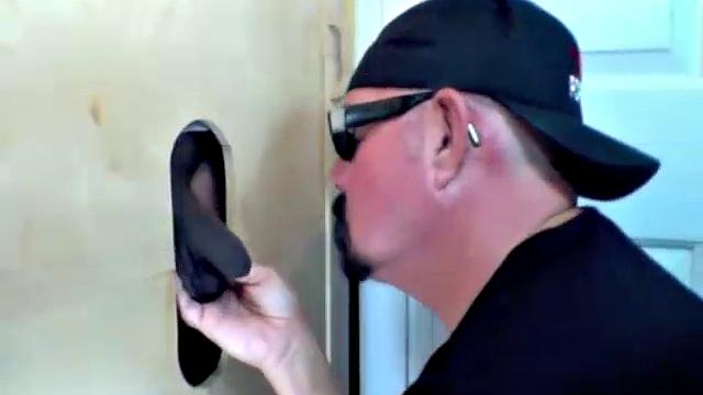 A Chocolate Visits Gloryhole and Cums