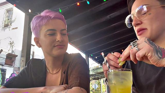 Tattooed amateur queef fingers GFs pussy at home