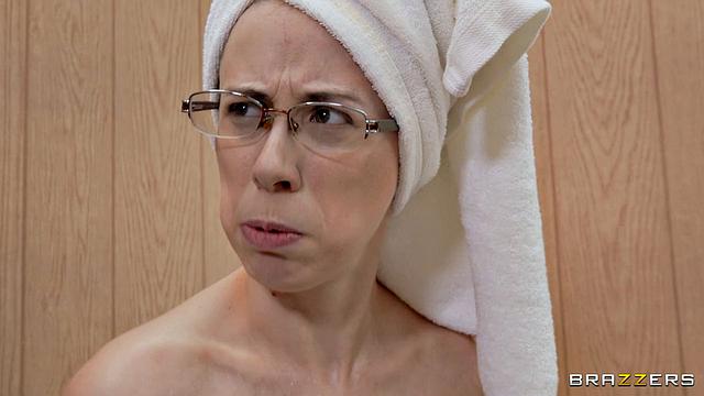 Sauna Slut Gets Threesome