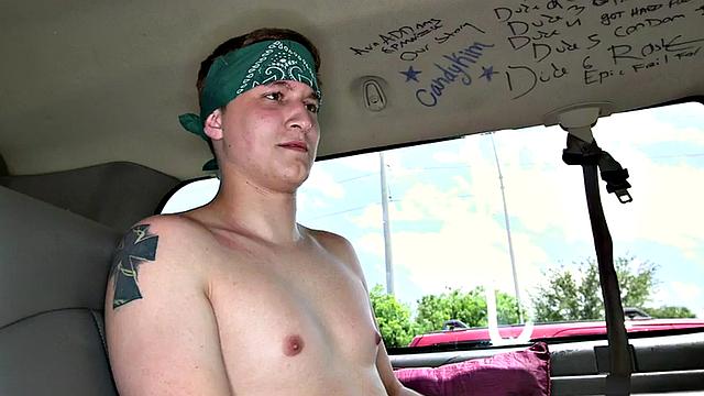 Blindfolded guy gets BJ from man in outdoor van