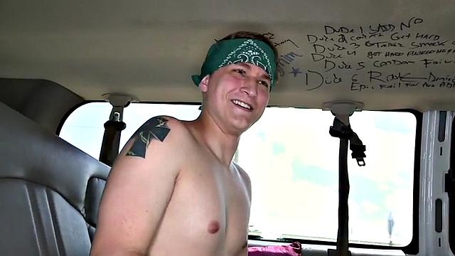 Blindfolded guy gets BJ from man in outdoor van