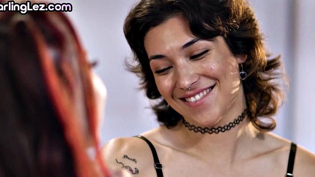 Redhead babe pussyeating and facesitting her GF