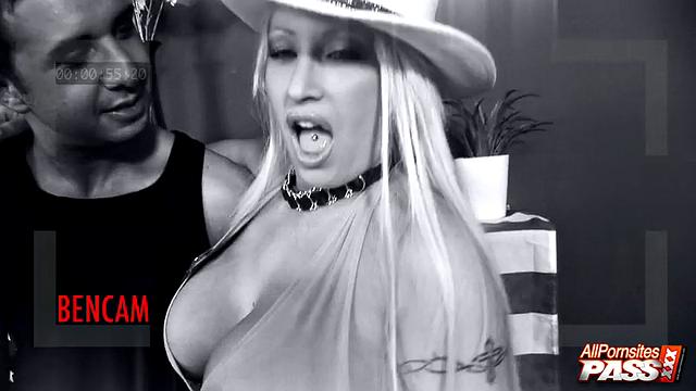 Candy Mason puts on show