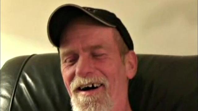 Ралфи заводит мужиков по-жёсткому и доводит до бурного оргазма