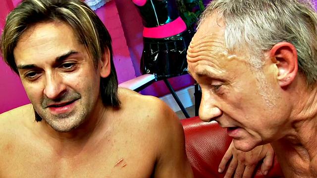 Ольга Кабаева идёт ва-банк: два мужика, бонус - наличка