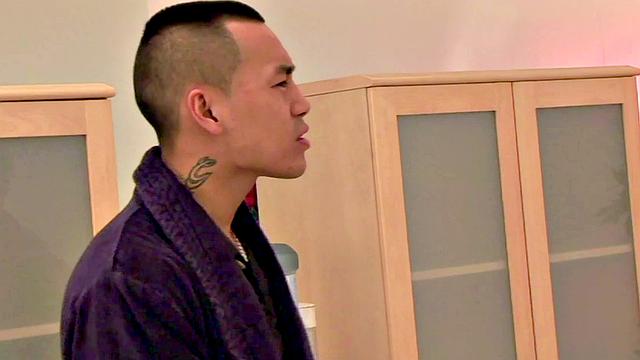 Anal Threesome with Two Blondes