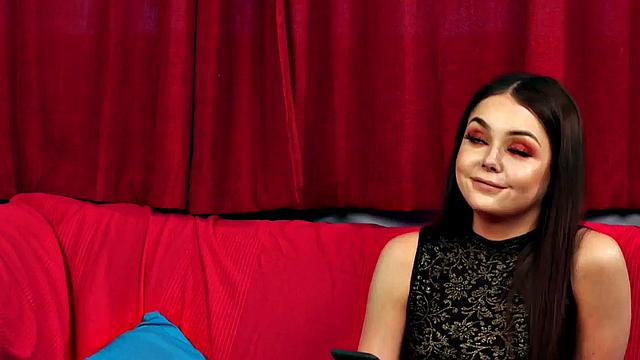 21-летний британец снимает на видео как дрочит и кончает