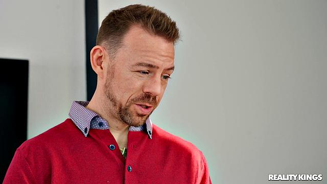 Жена узнаёт о похождениях мужа и оттрахивается с детективом назло ему, Ленину Краун мстит весело и громко!