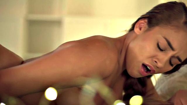 Anal plug babe deepthroating after pussyfuck