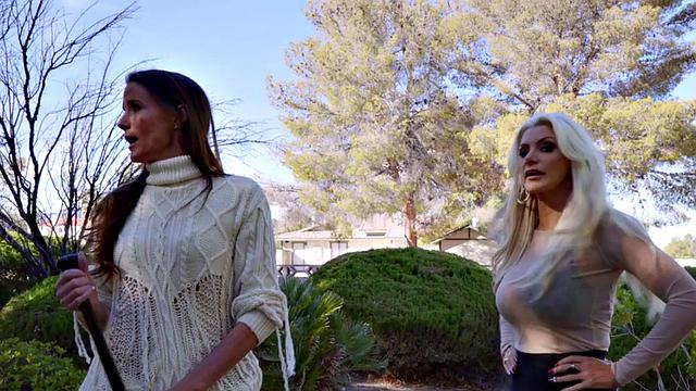 Bigtit stepmom riding her short boyfriend before titfucking