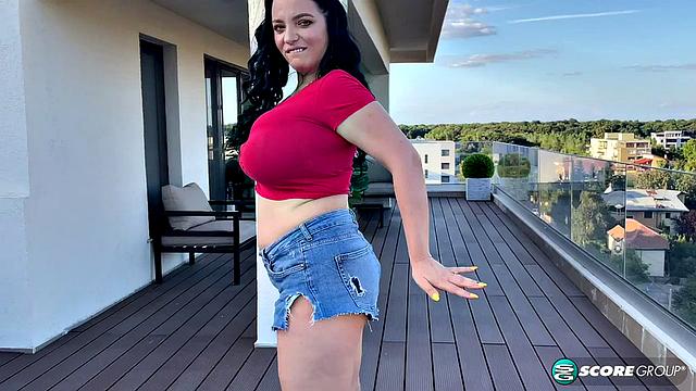 An Oily Massage for Joana Bliss