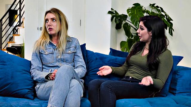 TRANSFIXED - Therapist Jade Venus Has Her Session Interrupted By Stranger Charlotte Sins