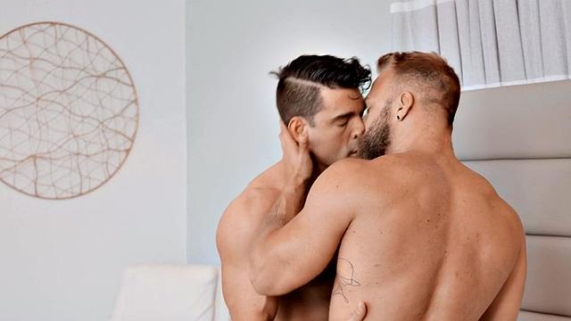 Analdrilling jock fucks BFs asshole till cumshot