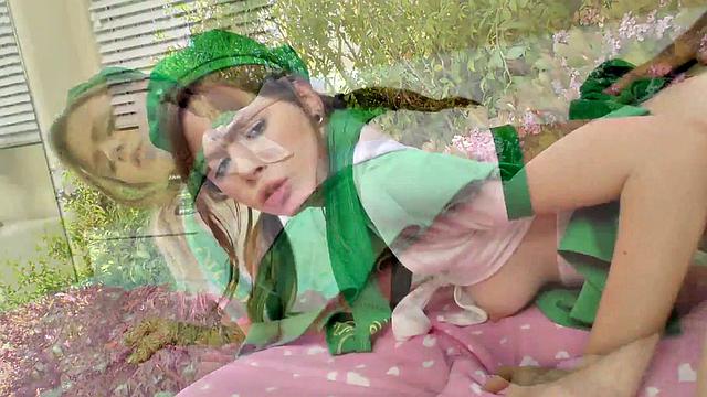 Дед извращенец шпилит брюнетку в форме, сперма - прямо в лицо