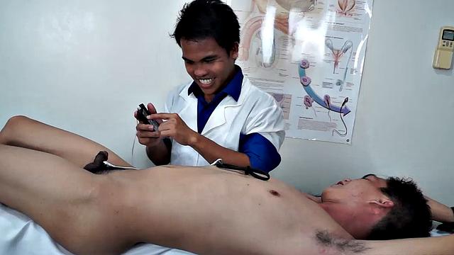 Доктор Тиклз сводит Арги с ума: адское щекотание и бешеный финиш