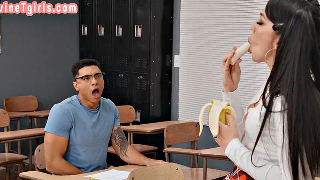 TS college 21yo assfucked in the classroom