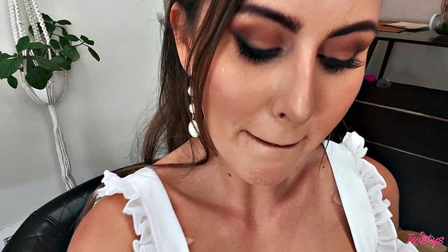Lipsticked and horny
