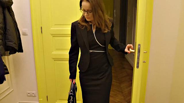 MATURE4K. All the Apeologies