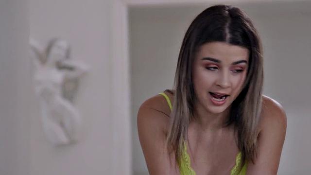 Pussylicking MILFs in 3some