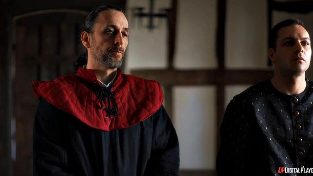 Ребекка Море и Дэнни Д: страстный секс с королевой и её советником во дворце власти