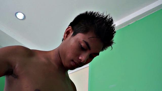 Asian twinks outdoor blowjob and anal