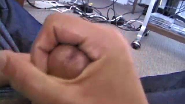 Бобби Голден устраивает сольник: игрушки, кулак и капля иронии