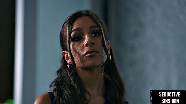 Cutie babe cockriding her lover