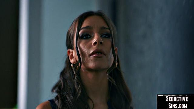 Cutie babe cockriding her lover