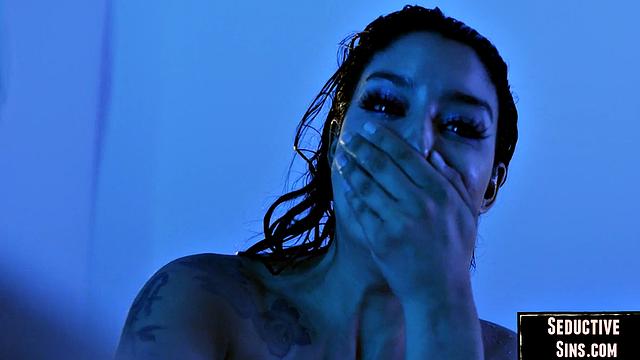 Cutie babe cockriding her lover