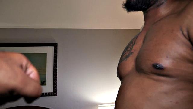 mena carlisle охотится за bbc, а jovan jordan уже в деле