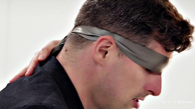 Серина Гомез садится на лицо и заставляет лизать свою зрелую попку, кончая прямо на рот Кристофа Кейла.