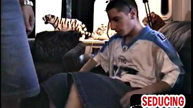 Str8 stud cocksucked by gay