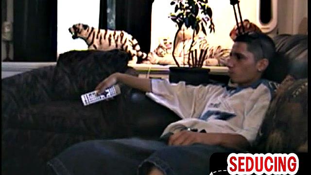 Str8 stud cocksucked by gay