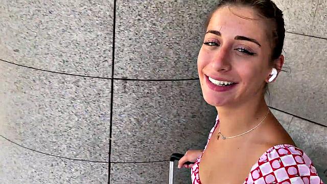 Squirting in Silvia's Ass