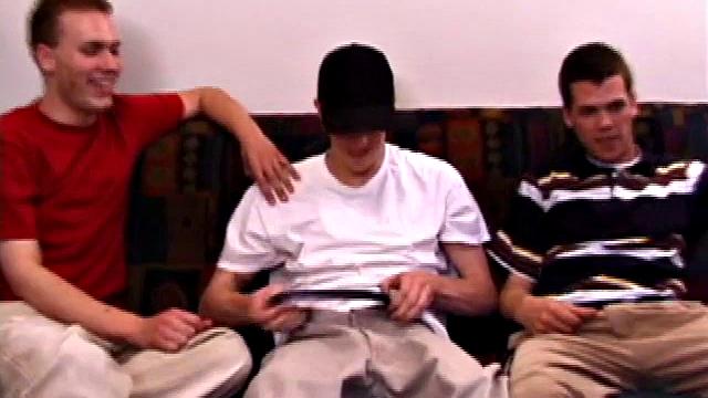 Смотри, как Тай, Мэтью и Шейн устраивают горячий гей-тройничок!